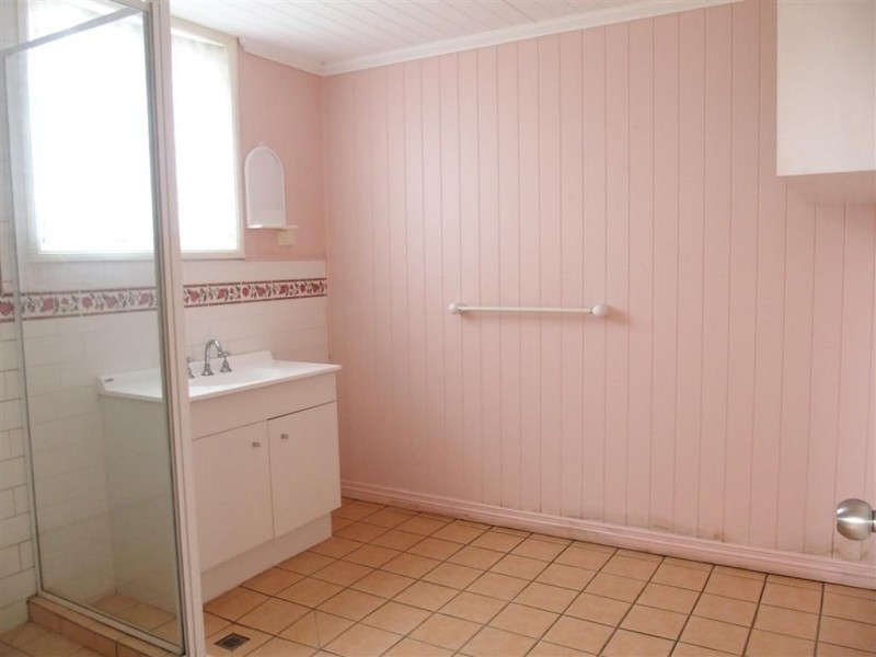 17 Boonery Street, Blackwater QLD 4717