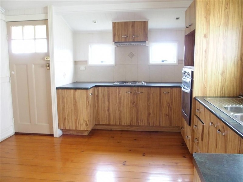 17 Boonery Street, Blackwater QLD 4717