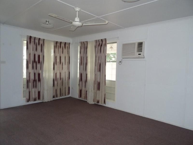 25 Long Street, Blackwater QLD 4717