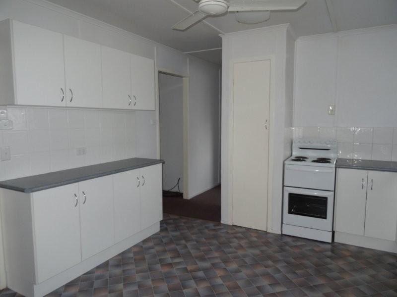 25 Long Street, Blackwater QLD 4717