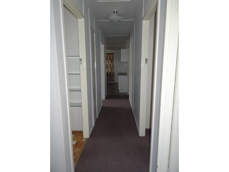 25 Long Street, Blackwater QLD 4717