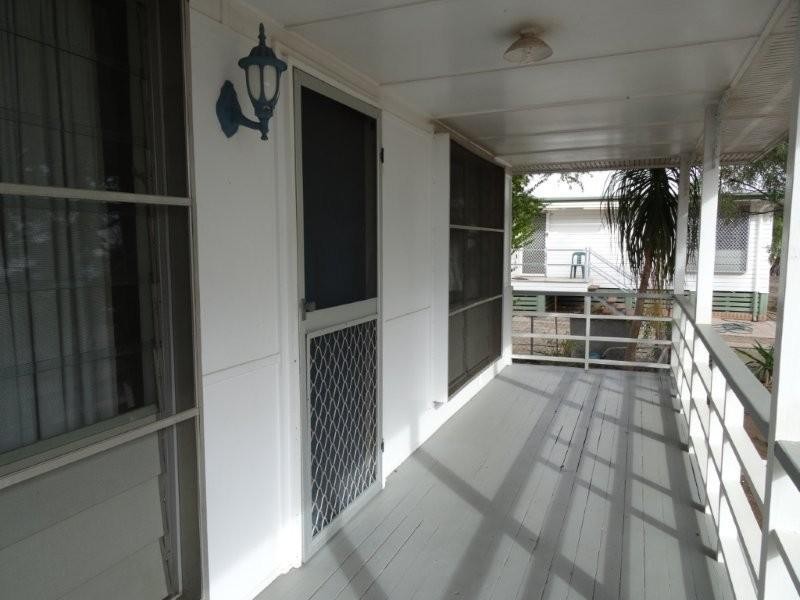 25 Long Street, Blackwater QLD 4717