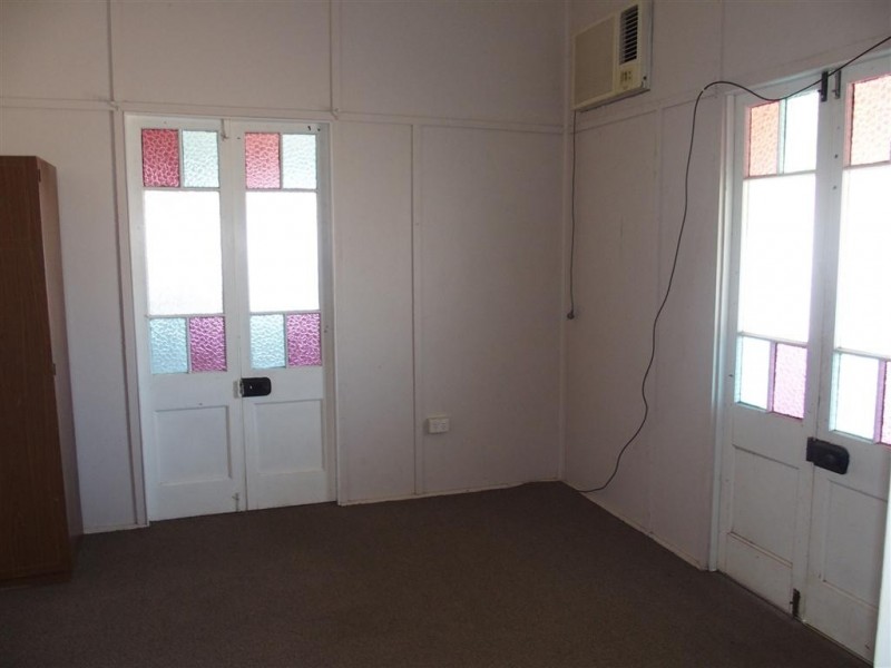 42 Main Street, Bluff QLD 4702