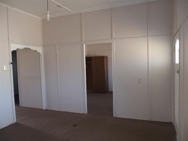 42 Main Street, Bluff QLD 4702