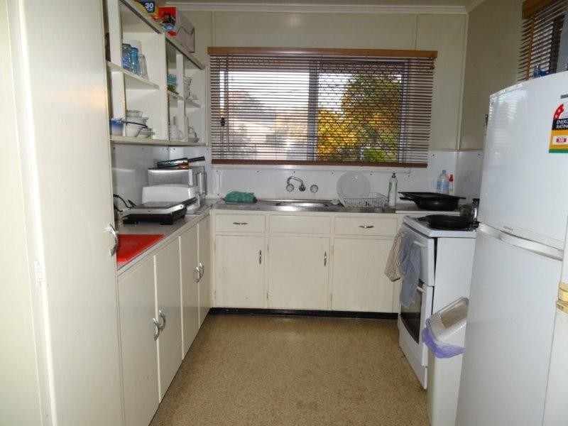 32 Wey Street, Blackwater QLD 4717