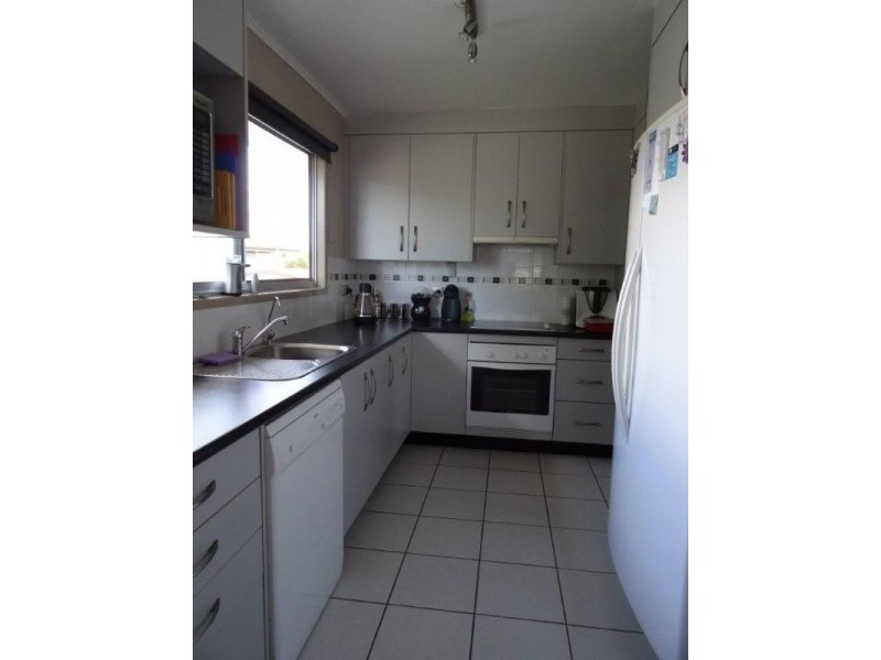 11 Bremner Street, Blackwater QLD 4717