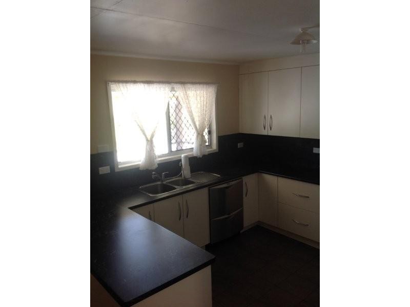 25 Lawless Street, Blackwater QLD 4717