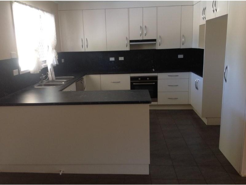 25 Lawless Street, Blackwater QLD 4717