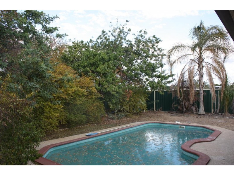 32 Acacia Street, Blackwater QLD 4717