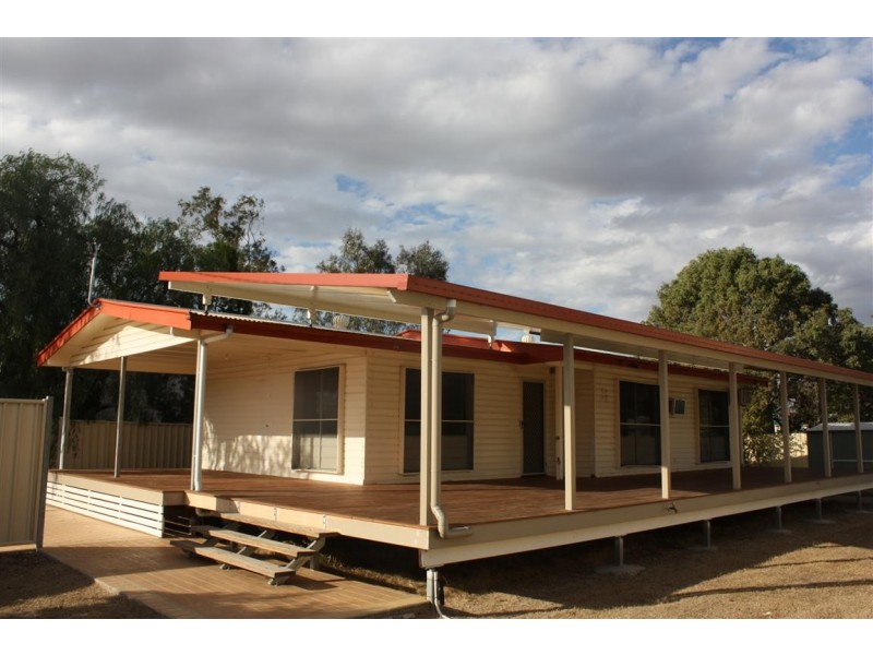 32 Acacia Street, Blackwater QLD 4717