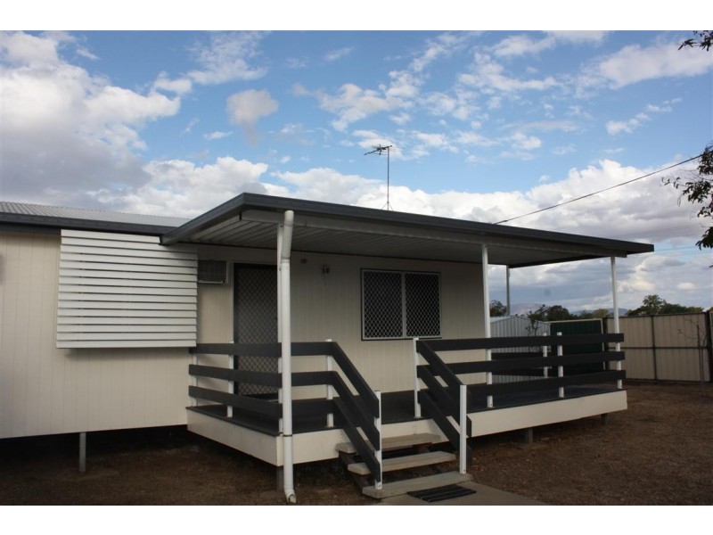 32 Acacia Street, Blackwater QLD 4717