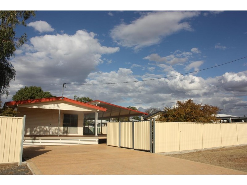 32 Acacia Street, Blackwater QLD 4717