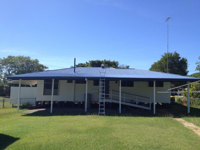 24 Long Street, Blackwater QLD 4717