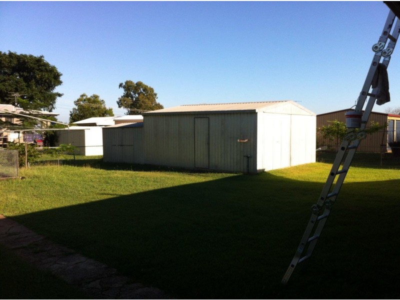 24 Long Street, Blackwater QLD 4717