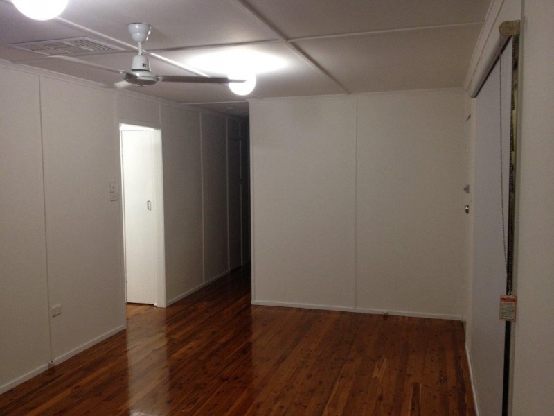 24 Long Street, Blackwater QLD 4717