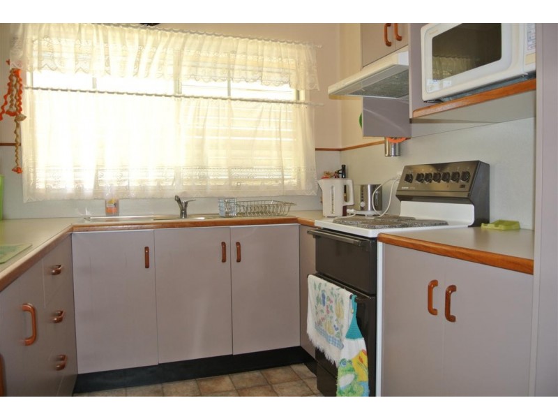 23 Arthur Street, Blackwater QLD 4717