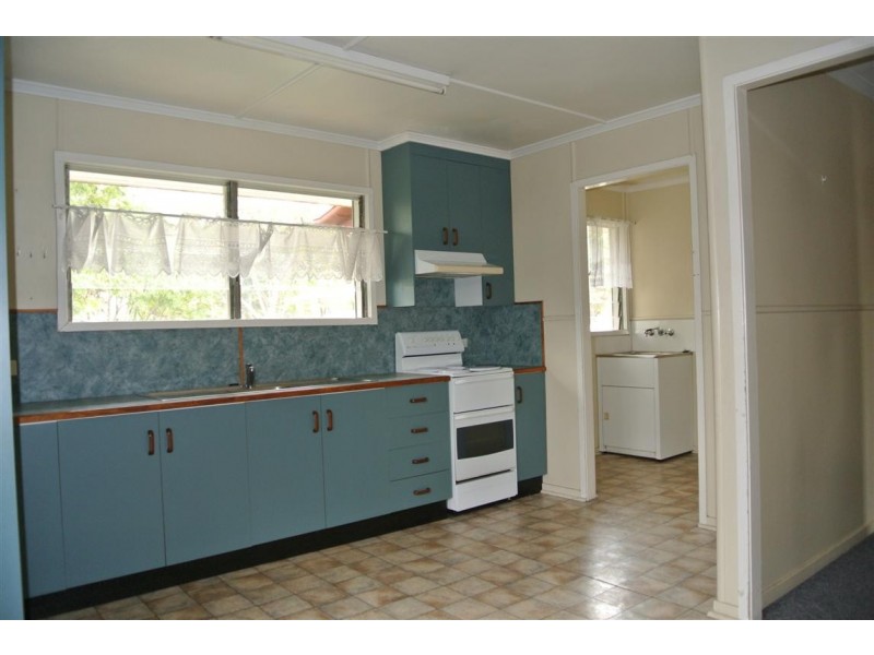 14 Seeman  Street, Blackwater QLD 4717