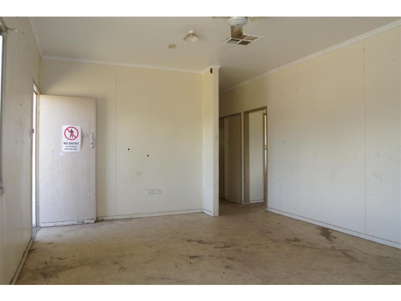 4 Arnold Street, Blackwater QLD 4717