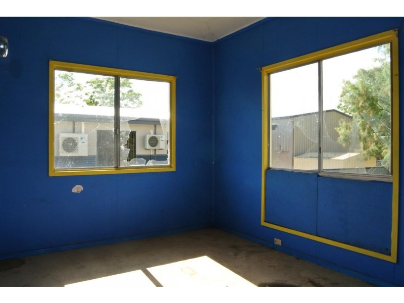 4 Arnold Street, Blackwater QLD 4717