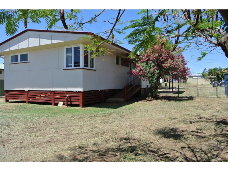 24 Sandalwood Street, Blackwater QLD 4717