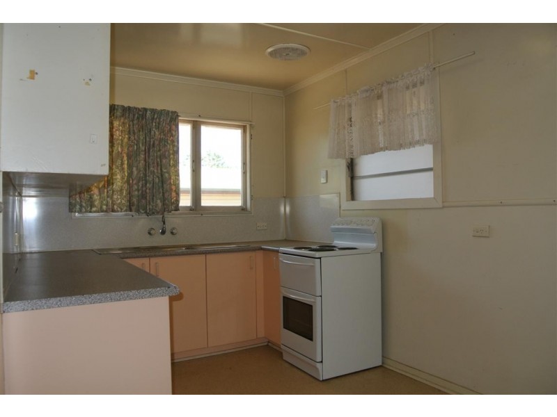 24 Sandalwood Street, Blackwater QLD 4717