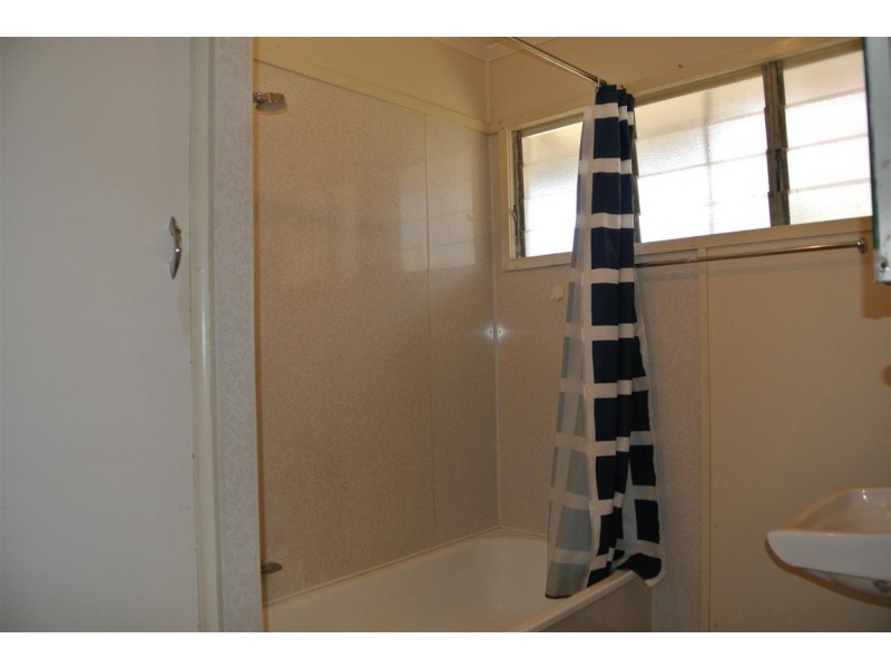 24 Sandalwood Street, Blackwater QLD 4717