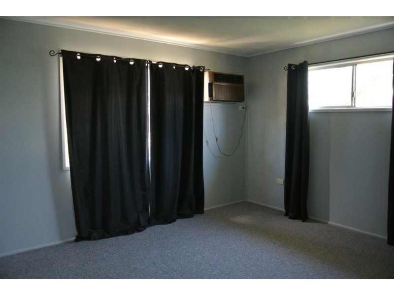 37 Arthur Street, Blackwater QLD 4717