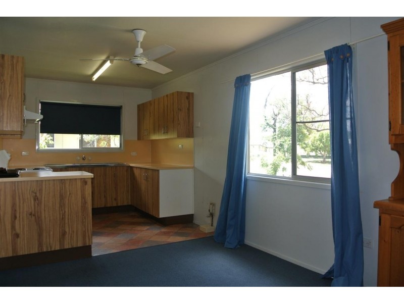 46 Acacia Street, Blackwater QLD 4717