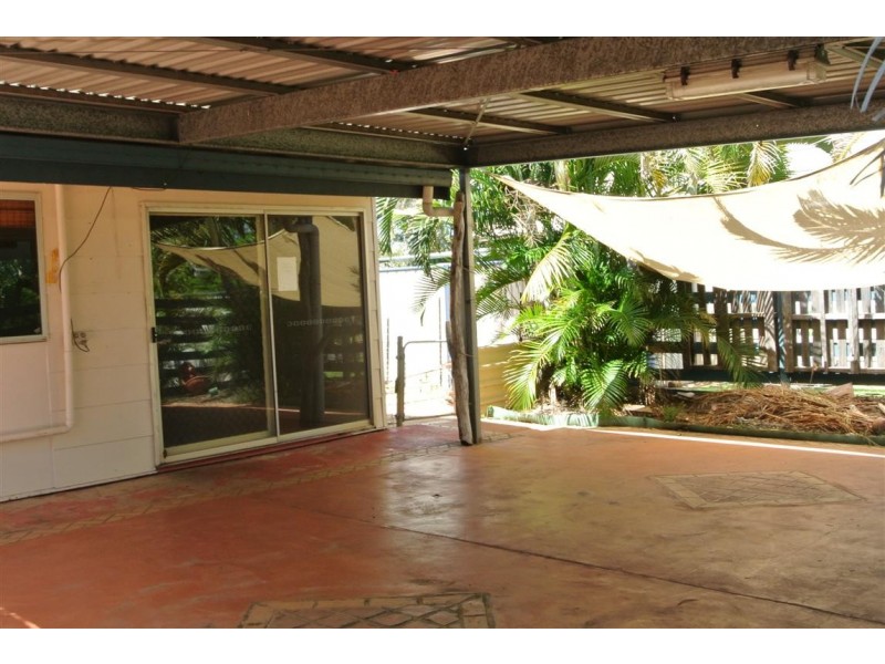 35 Stower Street, Blackwater QLD 4717