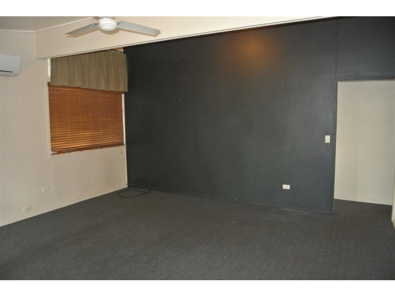 35 Stower Street, Blackwater QLD 4717