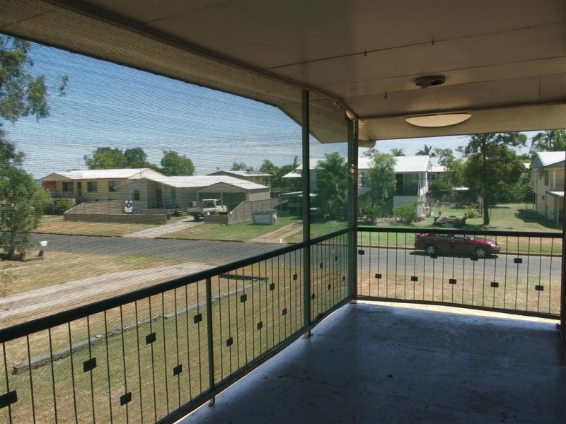 5 Bean Street, Blackwater QLD 4717