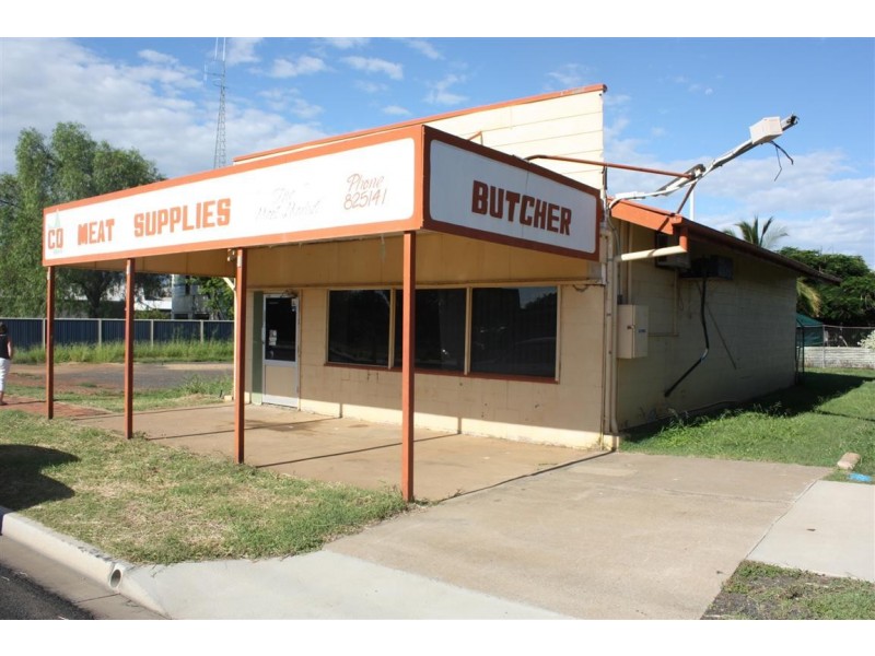 17 Mackenzie Street, Blackwater QLD 4717