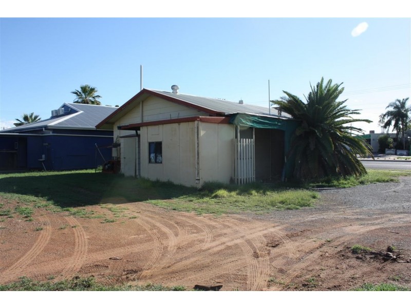 17 Mackenzie Street, Blackwater QLD 4717
