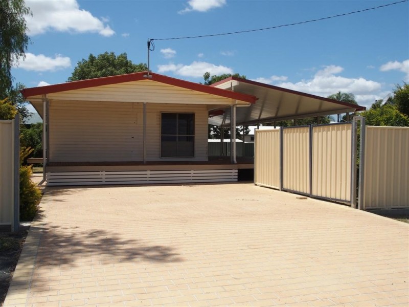2 Box Street, Blackwater QLD 4717