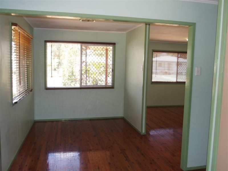 43 Bendee Cres, Blackwater QLD 4717