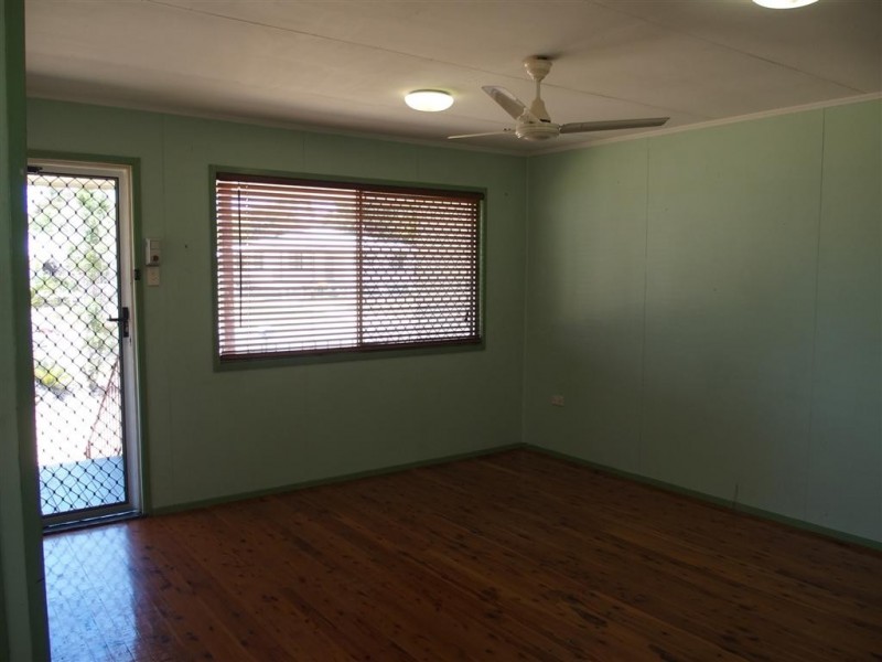 43 Bendee Cres, Blackwater QLD 4717