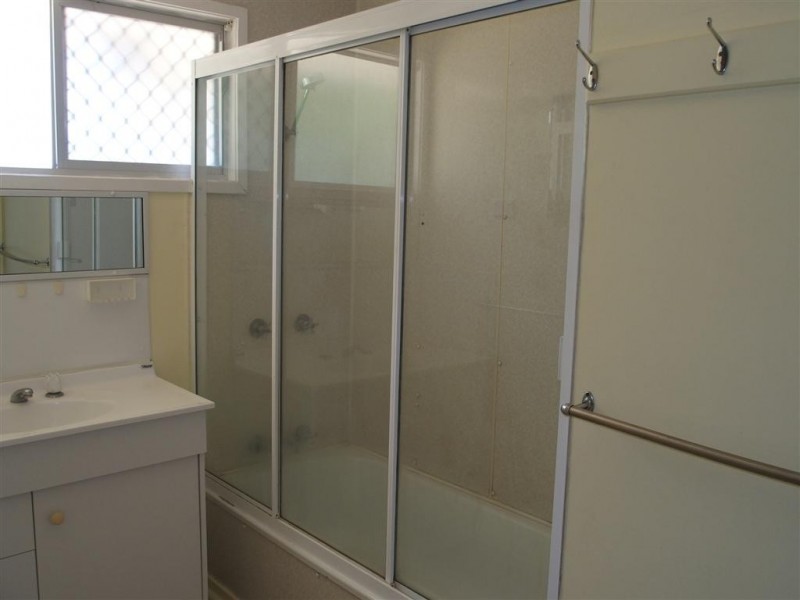 43 Bendee Cres, Blackwater QLD 4717