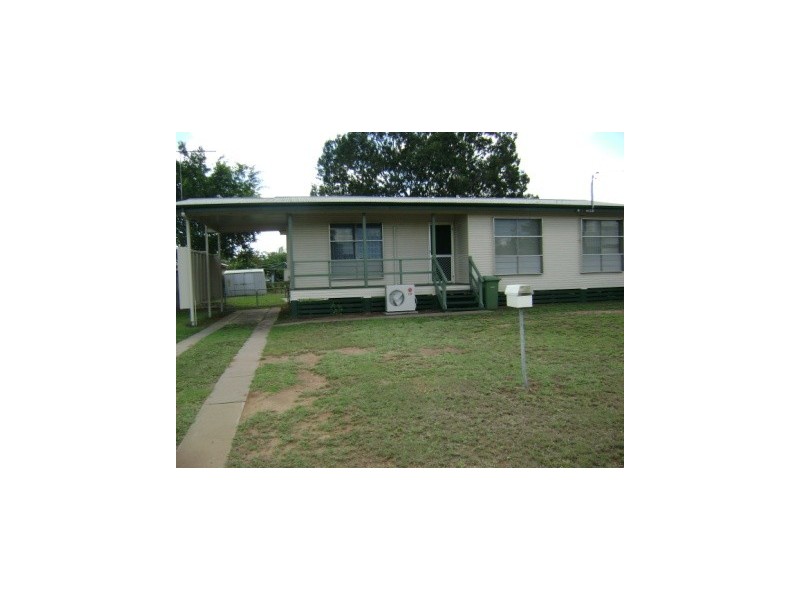 10 Wattle St, Blackwater QLD 4717