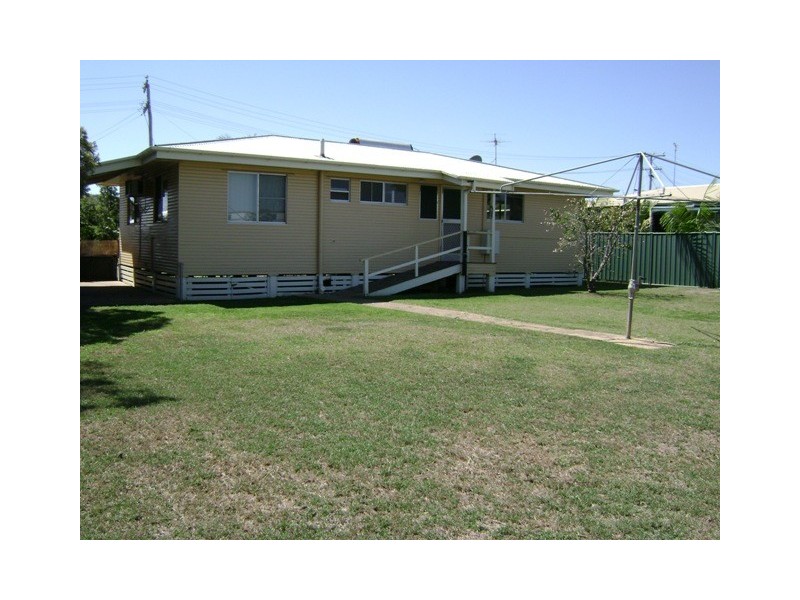 11 Cedar Street, Blackwater QLD 4717