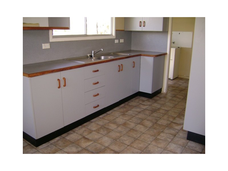 11 Cedar Street, Blackwater QLD 4717