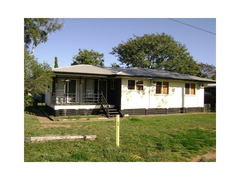 32 Wey Street, Blackwater QLD 4717