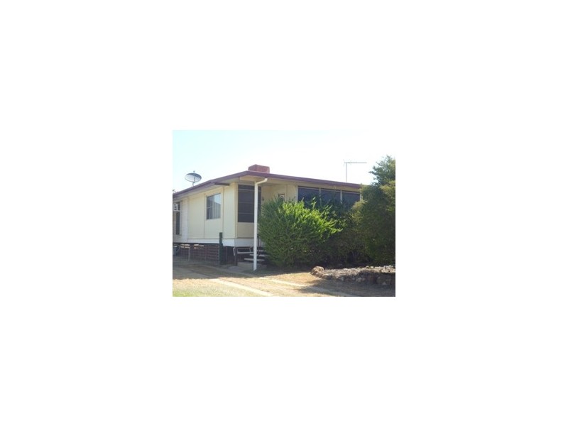 40 Bottletree Avenue, Blackwater QLD 4717