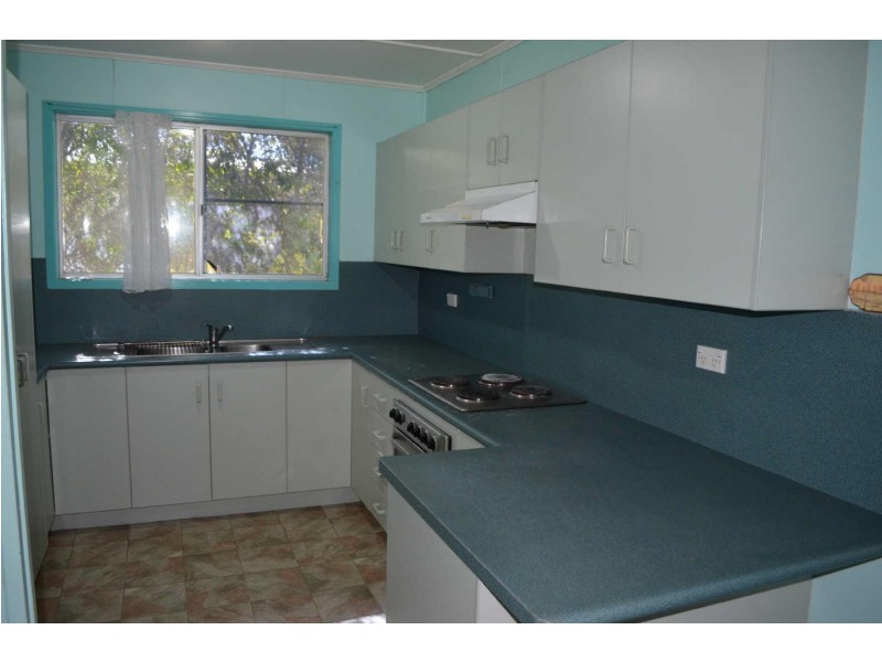40 Bottletree Avenue, Blackwater QLD 4717
