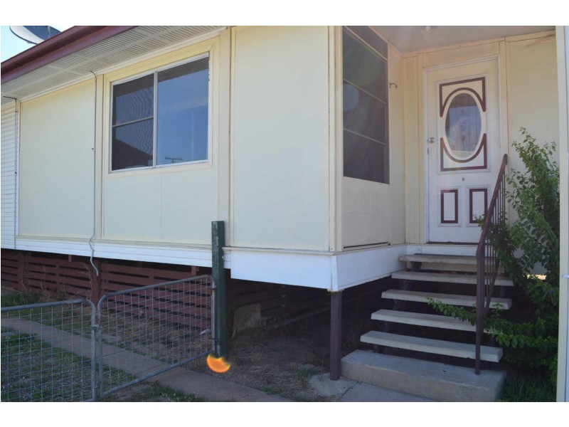 40 Bottletree Avenue, Blackwater QLD 4717