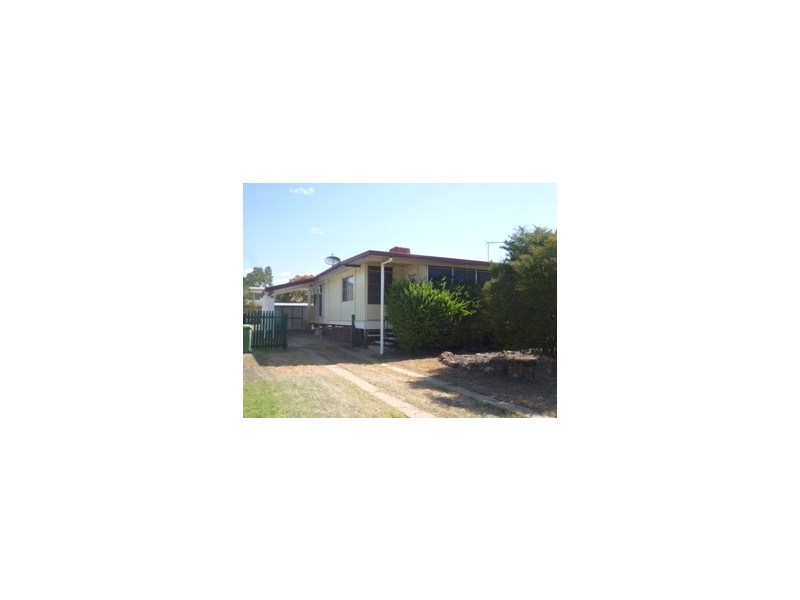 40 Bottletree Avenue, Blackwater QLD 4717