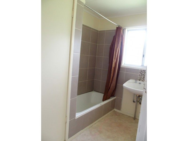 11 Eucalyptus Street, Blackwater QLD 4717