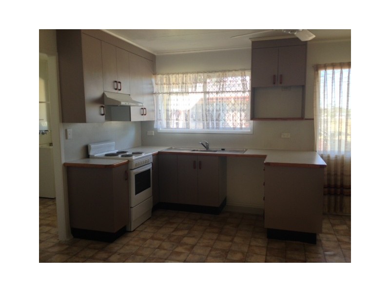 41 Bendee Crescent, Blackwater QLD 4717