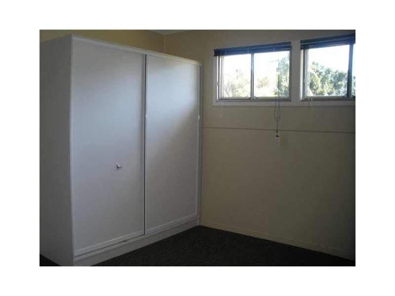 12 Arnold St, Blackwater QLD 4717