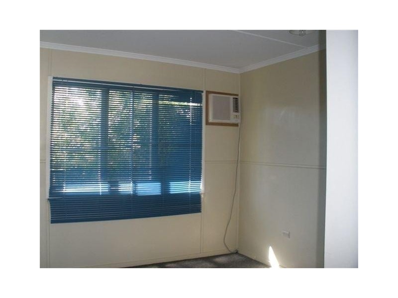 12 Arnold St, Blackwater QLD 4717