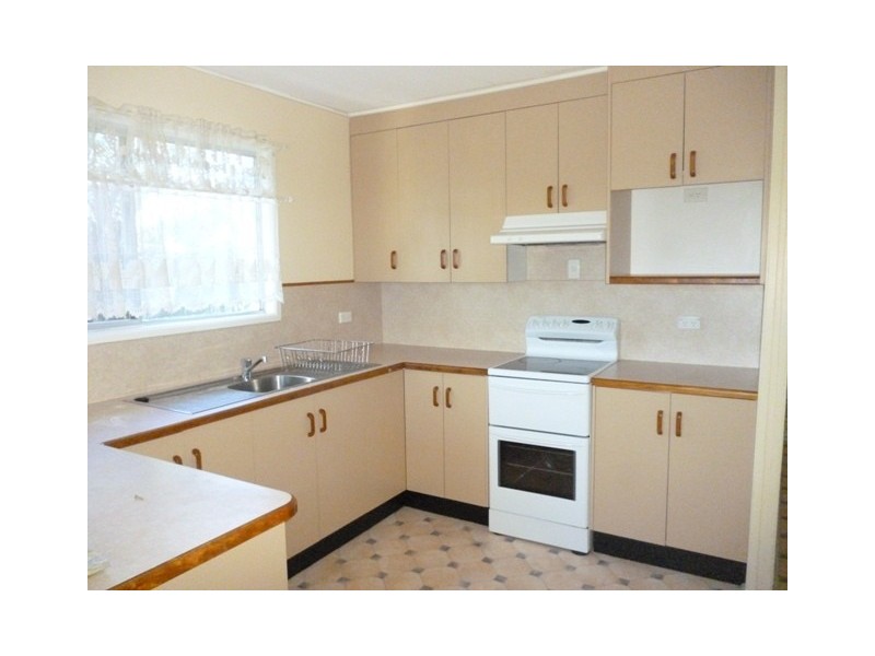 39 Arthur Street, Blackwater QLD 4717